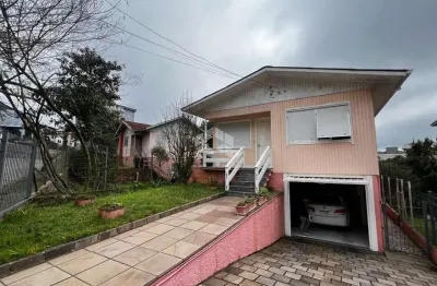 Casa com 3 dormitórios sendo uma suíte, no bairro vicentina em farroupilha/rs