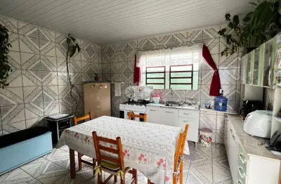Casa de esquina com amplo terreno bem localizada, no bairro belvedere