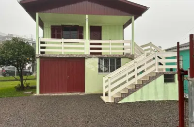 Casa mista com dois pavimentos no no bairro industrial