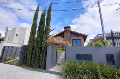 Casa à venda em madeira nobre no bairro belvedere em farroupilha