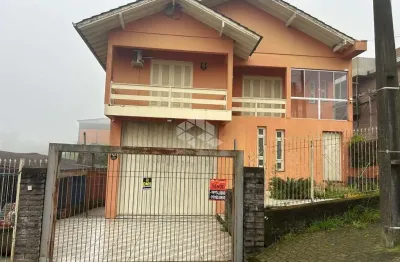 Casa em alvenaria com 3 dormitórios sendo 1 suíte no bairro america