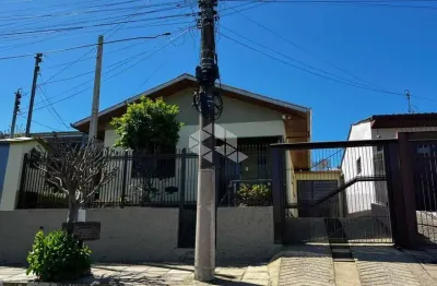Casa com 3 quartos à venda na Eugênio Valentini, 345, Cinquentenário, Farroupilha