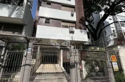 Cobertura duplex à venda, 2 dormitórios e 1 vaga de garagem no bairro moinhos de vento/porto alegre/rs, próximo ao parcão.