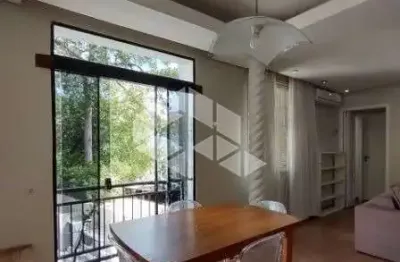 Apartamento à venda com 02 dormitórios / quartos na rua santo antônio no bairro bom fim em porto alegre.