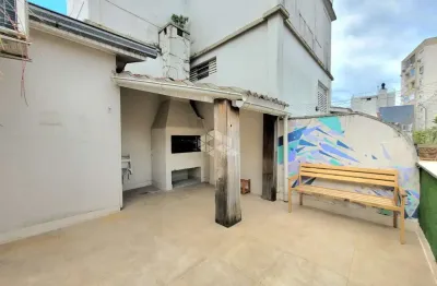 Cobertua com 2 dormitórios, vaga de garagem coberta ao lado da redenção