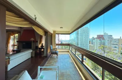 Apartamento à venda 3 dormitórios, sendo 1 suíte master, um por andar, 237m², sacada, com 4 vagas de garagem,  no bairro rio branco - porto alegre/rs