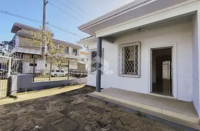 Casa residencial ou comercial com 6 cômodos, 4 garagens, 3 banheiros e churrasqueira no bairro navegantes, porto alegre/rs