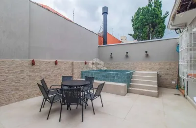 Casa com 3 quartos à venda na Rua Onze de Agosto, 110, São João, Porto Alegre