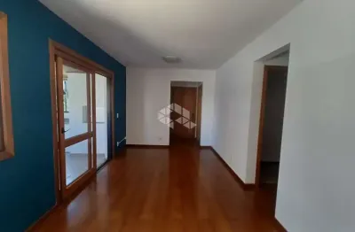 Apartamento à venda com 02 suítes na avenida Coronel Lucas de Oliveira no bairro Petrópolis em Porto Alegre / RS.