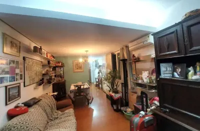 Apartamento de 2 quartos e garagem, à venda no Bairro Bom Fim em Porto Alegre/RS