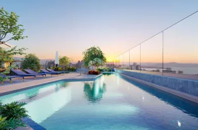 Apartamento com 2 suítes, sala ampla, sacada com floreiras ajardinadas, vista panorâmica e 1 vaga de garagem no centro de florianópolis/sc.