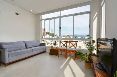 Casa com vista para o mar semimobiliada com 4 dormitórios, sendo 4 suítes, 3 vagas de garagem no bairro joão paulo em florianópolis/sc.