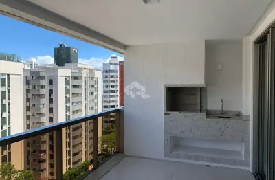 Apartamento com 2 dormitórios, sendo 2 suítes, 2 vagas de garagem no centro de florianópolis/sc.
