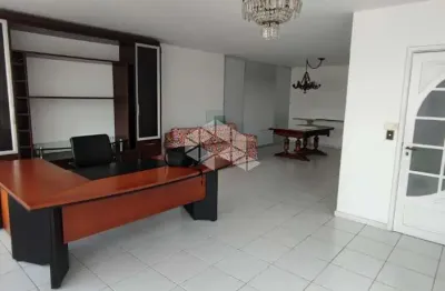 Apartamento com vista panorâmica, com 4 dormitórios, sendo 1 suíte, 2 vagas de garagem no centro de florianópolis/sc.