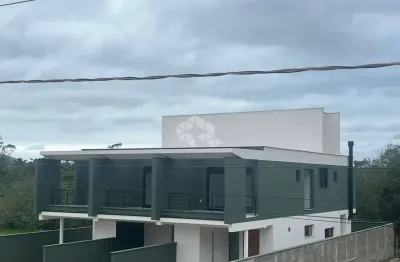 Casa residencial com 03 dormitórios sendo 3 suíte, 1 vaga de garagem no alto ribeirão - florianópolis/sc