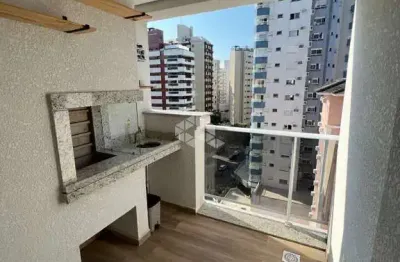 Apartamento mobiliado com 3 dormitórios sendo 1 suíte, 2 vagas - centro florianópolis sc