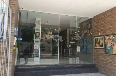 Casa comercial com 153,99 m²  no centro de florianópolis, com piso cerâmica. - sc