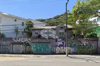 Terreno com 436 m², no centro de florianópolis, próximo ao posto ipiranga.