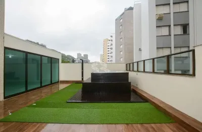 Apartamento espaçoso com ofurô e terraço a 1 quadra da beira-mar norte