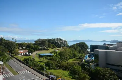 Apartamento com vista para o mar no coração da agronômica com 3 quartos sendo 1 suíte
