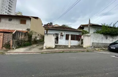 Terreno com 363 m² no bairro agronômica em florianópolis.