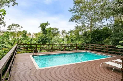 Apartamento triplex mobiliado  com 4 dormitorios sendo 2 suítes lagoa da conceição