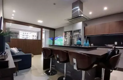 Studio mobiliado com vista panorâmica de 1 dormitório, 1 vaga de garagem no centro de florianópolis/sc.