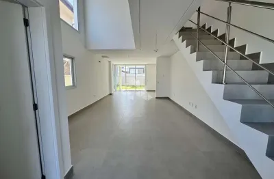 Casa 3 dormitórios sendo 1 suíte, 1 vaga de garagem no bairro campeche, em florianópolis/sc