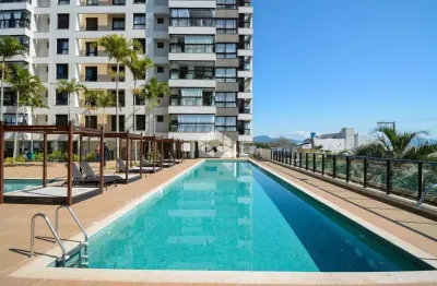Apartamento semimobiliado com 3 quartos 1 suíte e 1 vaga de garagem no bairro balneário em florianópolis