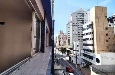 Apartamento com 2 quartos e 1 vaga de garagem no centro de florianópolis