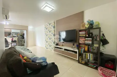 Apartamento semimobiliado com 3 quarto sendo 1 suíte no centro de florianópolis/sc