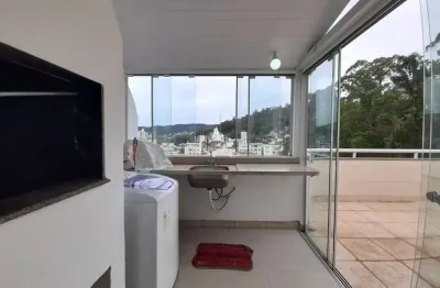 Cobertura com 3 quartos sendo 1 suíte 2 vagas de garagem no córrego grande em florianópolis/sc
