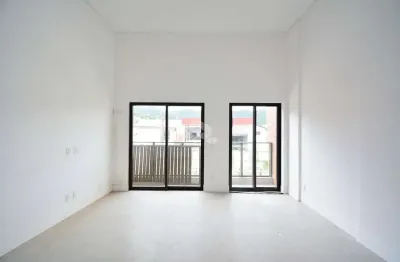 Loft no saco grande com ótima localização em florianópolis/sc