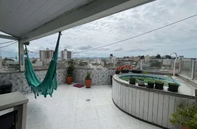 Cobertura duplex com 3 quartos sendo 1 suíte vista panorâmica e terraço no bairro jardim atlântico em florianópolis/sc