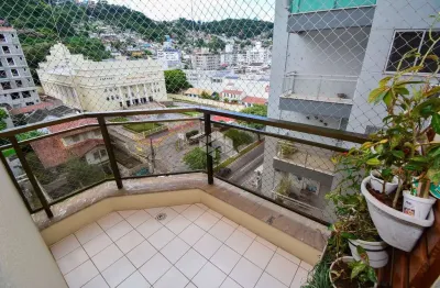 Apartamento à venda no centro de florianópolis com 3 quartos sendo 1 suíte