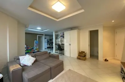 Apartamento 2 quartos 1 suíte semimobiliado com sacada e churrasqueira no centro de florianópolis