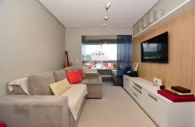 Apartamento semimobiliado com 3 quartos sendo 1 suíte  2 vagas e vista panorâmica no itacorubi florianópolis