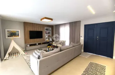 Casa com 5 quartos sendo 2 suítes no parque são jorge florianópolis