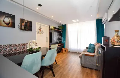 Apartamento semimobiliado com 2 suítes e 1 vaga de garagem no centro de florianópolis
