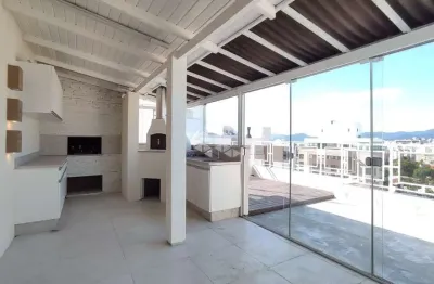 Cobertura no centro de florianópolis com suíte vaga de garagem e condomínio completo