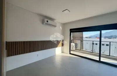 Studio moderno com lazer completo e localização privilegiada no saco grande
