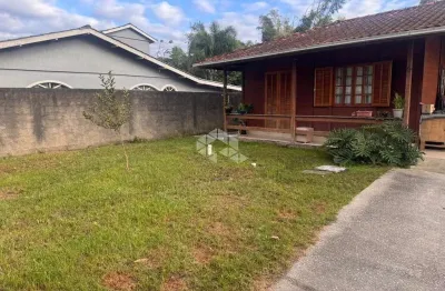 Casa com 2 quartos quintal e 2 vagas na vargem pequena florianópolis pronta para morar