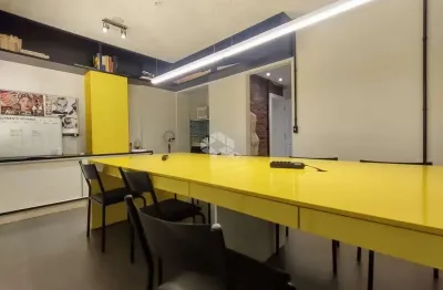 Sala comercial mobiliada no centro de florianópolis, próxima ao beiramar shopping