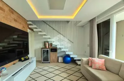 Casa com 3 quartos sendo 1 suíte piscina vista mar e sacada com churrasqueira no abraão florianópolis