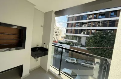 Apartamento moderno no centro de florianópolis com 2 suítes