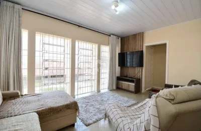 Casa com 3 quartos 1 suite e 1 vaga no coração do centro de florianópolis