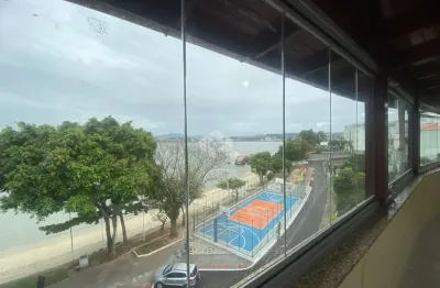 Cobertura duplex premium em bom abrigo com vista panorâmica da baía sul