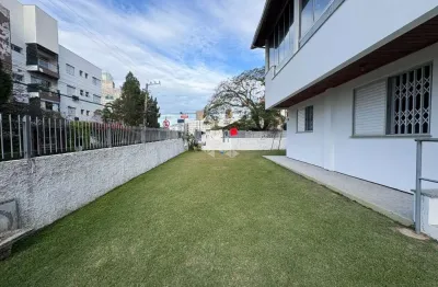 Casa espaçosa 4 quartos 2 vagas 313m² terreno 190m² privativos no trindade florianópolis