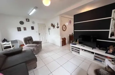 Casa 4 quartos sendo 1 suíte 5 vagas e amplo terreno no campeche florianópolis