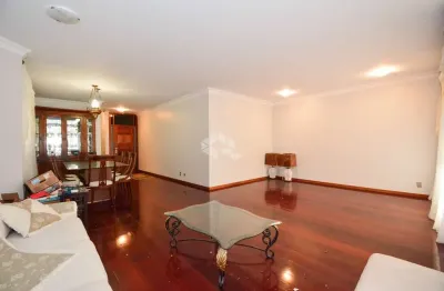 Apartamento 4 quartos sendo 3 suítes 2 vagas de garagem mobiliado no centro de florianópolis